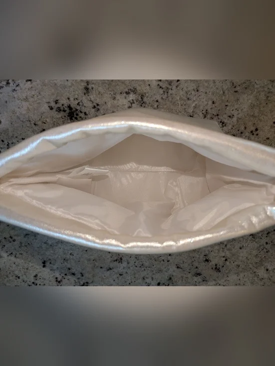 NWT Victoria’s Secret Metallic Champagne Cosmetic Bag Drawstring Pouch Travel - Picture 10 of 10